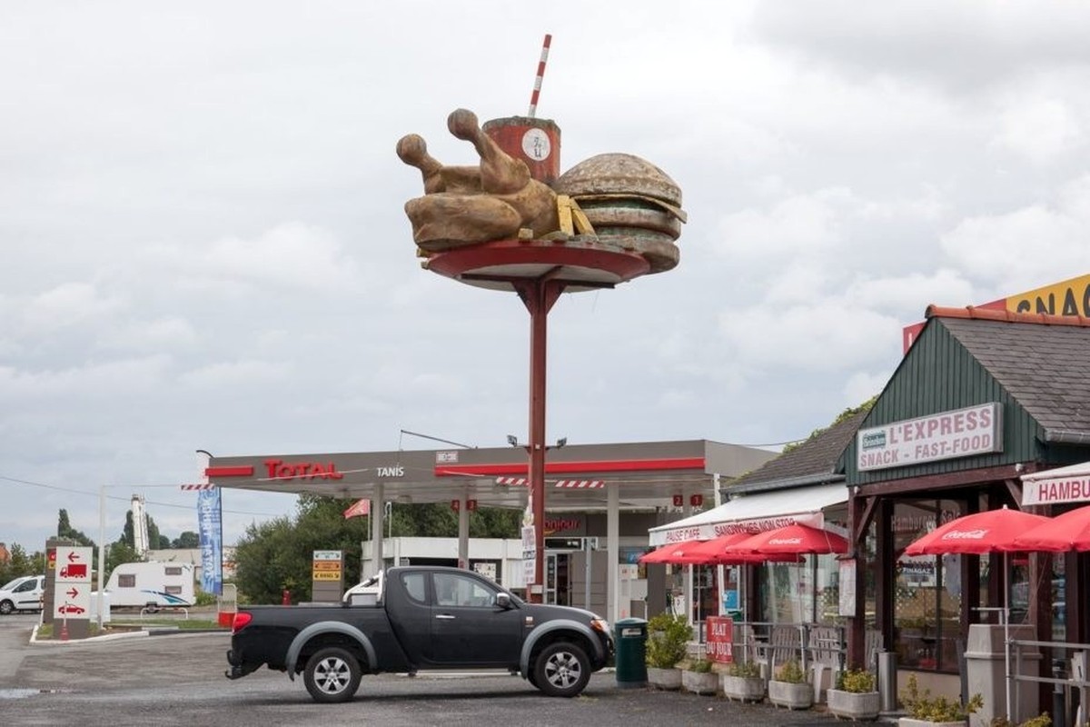 Weird France! Skurrile Gebäude und Strassenattraktionen in Frankreich. https://www.archive-arn.fr/