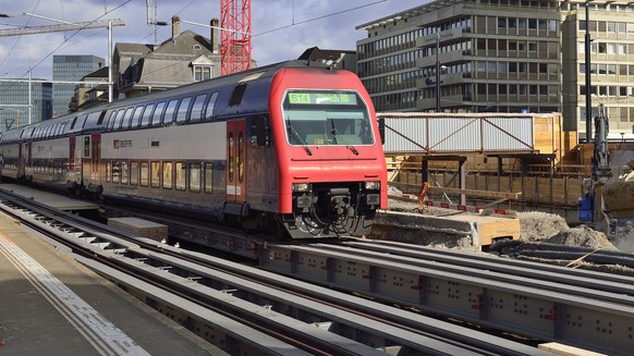 ZUR MK DER SBB ZUM FAHRPLANWECHSEL 2015 STELLEN WIR IHNEN AM DIENSTAG, 26. MAI 2015, FOLGENDES ARCHIVBILD ZUR VERGFUEGUNG - Im Zusammenhang mit der Durchmesserlinie muss im Bahnhof Oerlikon ein neues, ...