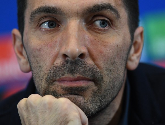 epa06585393 Juventus&#039; goalkeeper Gianluigi Buffon attends a press conference in London, Britain, 06 March 2018. Juventus will face Tottenham Hotspur in their UEFA Champions League round of 16 sec ...