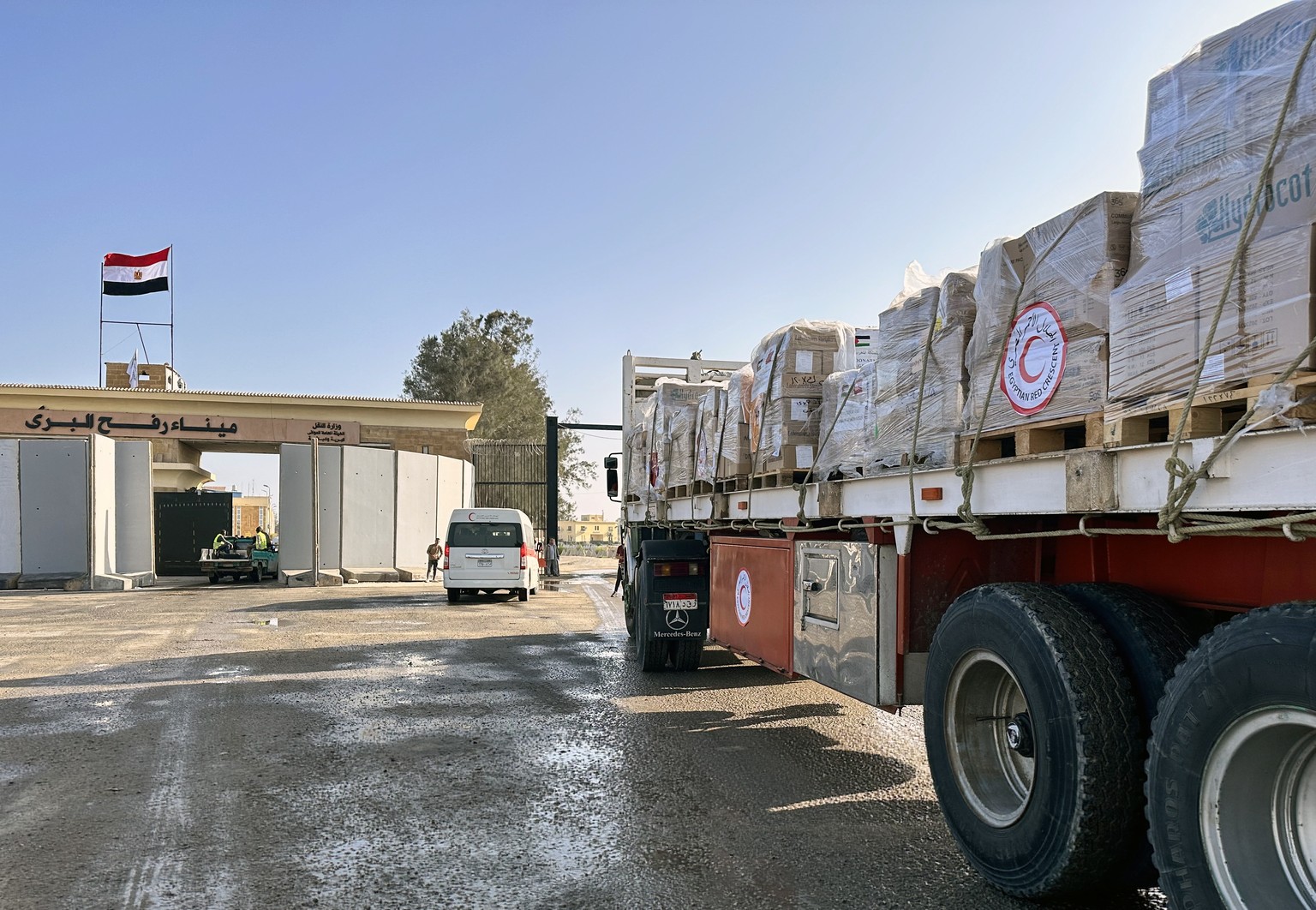epa10956788 A truck carrying humanitarian aid bound for Gaza crosses the Rafah border crossing between the Gaza Strip and Egypt, in Egypt, 03 November 2023. As per the agreement made by Egypt, Israel, ...