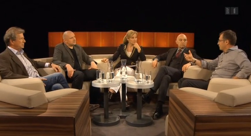 Guido Tognoni, Jens Weinreich, Moderatorin Karin Frei, Daniel Jositsch und Roland Büchel diskutieren im «Club».