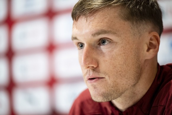 Switzerland&#039;s soccer player Michel Aebischer, speaks during a press conference of Switzerland&#039;s national soccer team, in Lausanne, Switzerland, Wednesday, November 12, 2025. Ahead of the FIF ...