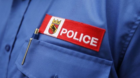 In einem Wohnhaus in Lengnau ist am Mittwoch die Leiche eines Mannes gefunden worden. Die Polizei geht von einem Verbrechen aus.