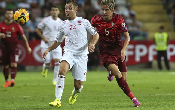 Amir Abrashi im Dress von Albanien gegen Portugal.