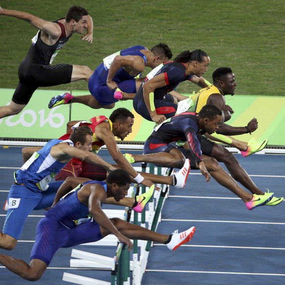 2016 Rio Olympics - Athletics - Final - Men&#039;s 110m Hurdles Final - Olympic Stadium - Rio de Janeiro, Brazil - 16/08/2016. Athletes compete. REUTERS/Alessandro Bianchi FOR EDITORIAL USE ONLY. NOT  ...