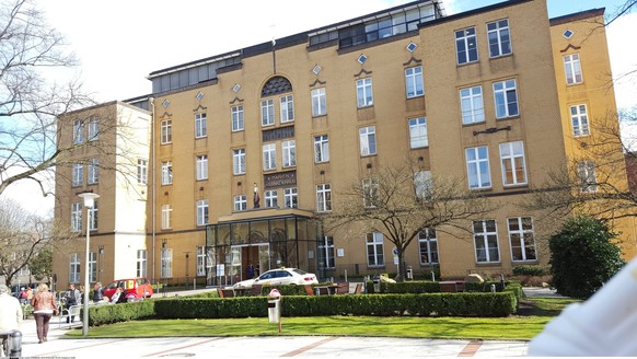 Feature / Symbol: Kath. Marienkrankenhaus, Hamburg 03/16 pp Katholisches Marienkrankenhaus in Hamburg im M rz 2016 Klinik Spital Hospital Krankenhaus Marien quer drau