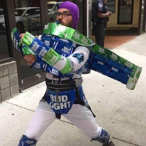 bud lightyear kostüm alkohol halloween https://www.reddit.com/r/funny/comments/6yph0x/bud_lightyear/