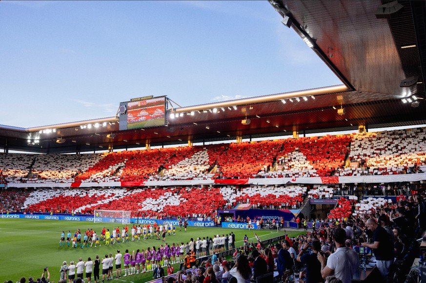 Schweiz Spanien Viertelfinale EM 2025 Euro Choreo Fans Switzerland Spain
