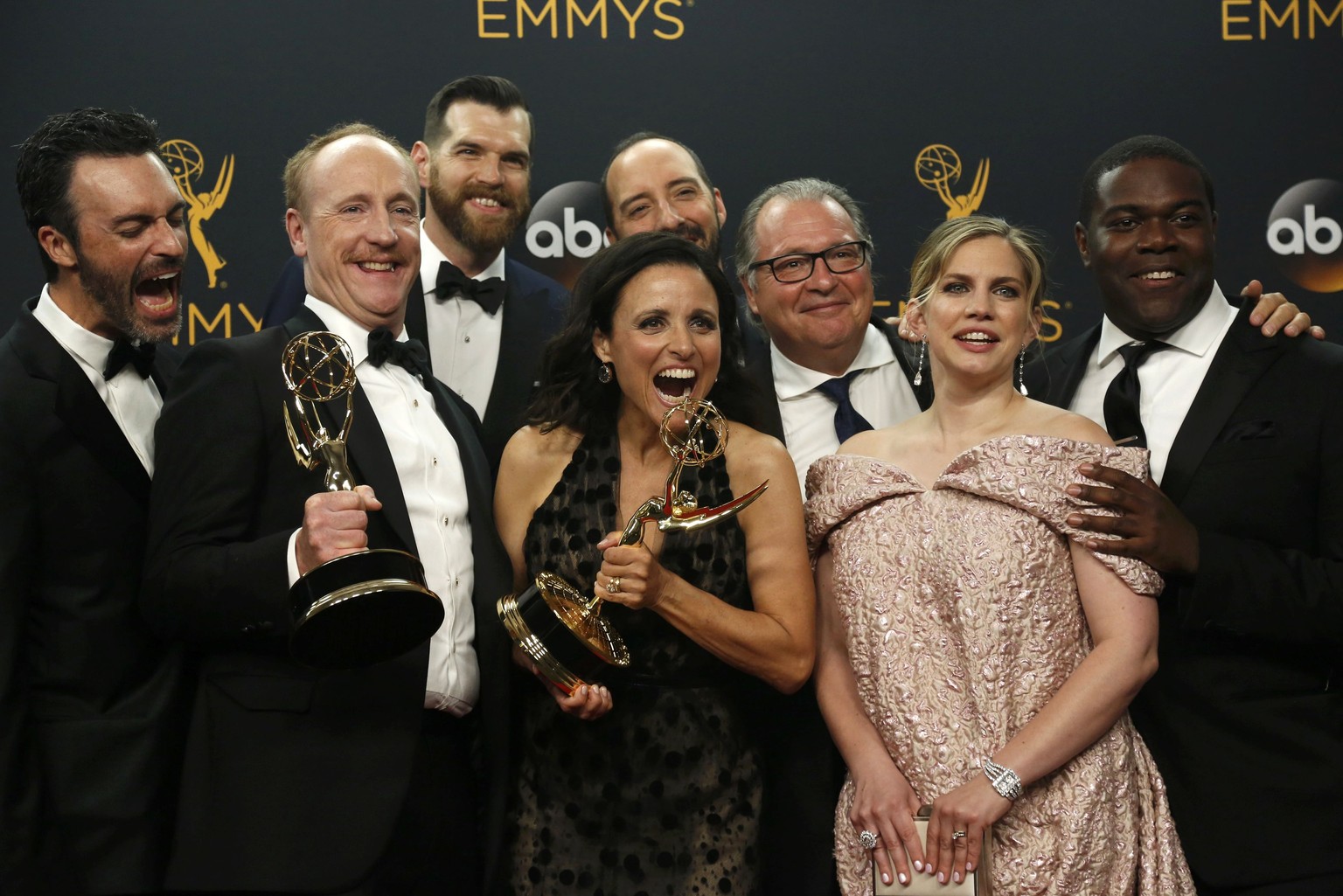 The cast and crew of &quot;Veep&quot; pose backstage with their award for Outstanding Comedy Series at the 68th Primetime Emmy Awards in Los Angeles, California U.S., September 18, 2016. REUTERS/Mario ...