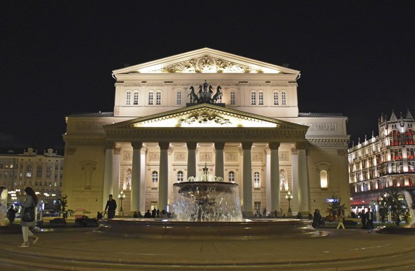 Im Bolschoi Theater in Russland ist es zu einem tragischen Unfall gekommen.