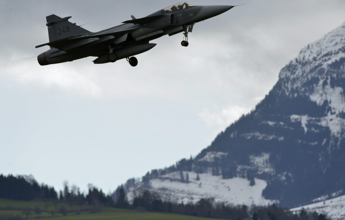 Testflug: Ein Gripen C startet vom Flugplatz Emmen.&nbsp;