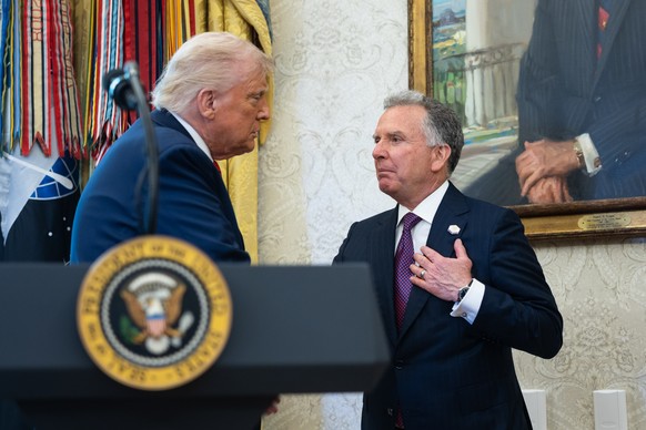 epa12078824 US President Donald Trump (L) congratulates U.S. Special Envoy to the Middle East Steve Witkoff (R) during Witkoff&#039;s swearing-in ceremony in the Oval Office of the White House in Wash ...