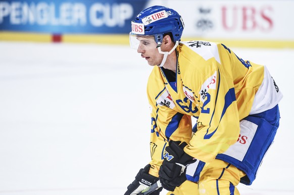 Davos`Felicien Du Bois during the game between Team Suisse and HC Davos at the 91th Spengler Cup ice hockey tournament in Davos, Switzerland, Saturday, December 30, 2017. (KEYSTONE/Melanie Duchene)