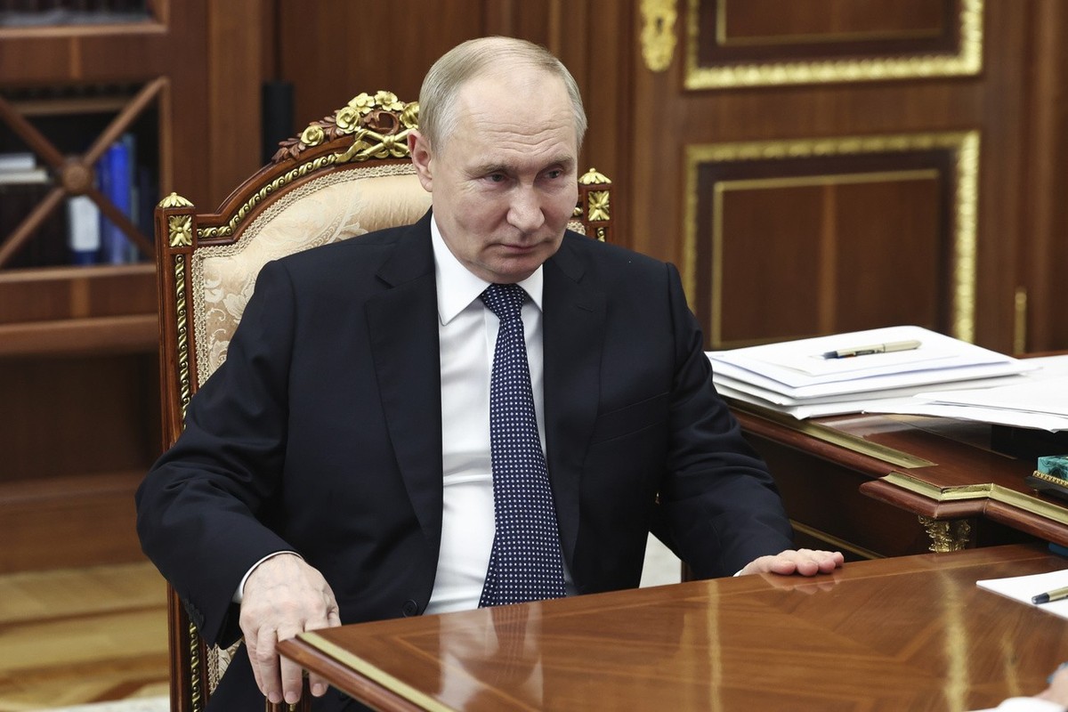 Le président russe Vladimir Poutine rencontre le directeur du Centre national de recherche de l'Institut Kurchatov, Mikhaïl Kovalchuk, au Kremlin de Moscou, en Russie, le lundi 23 septembre 2024. ...