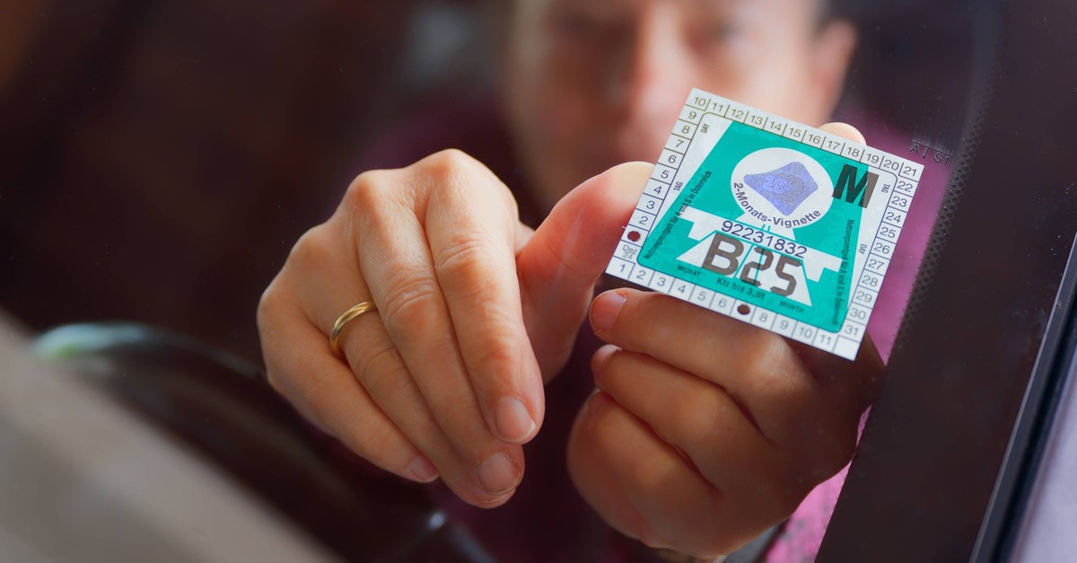 -sterreich-schafft-Klebe-Vignette-f-r-Autobahn-ab