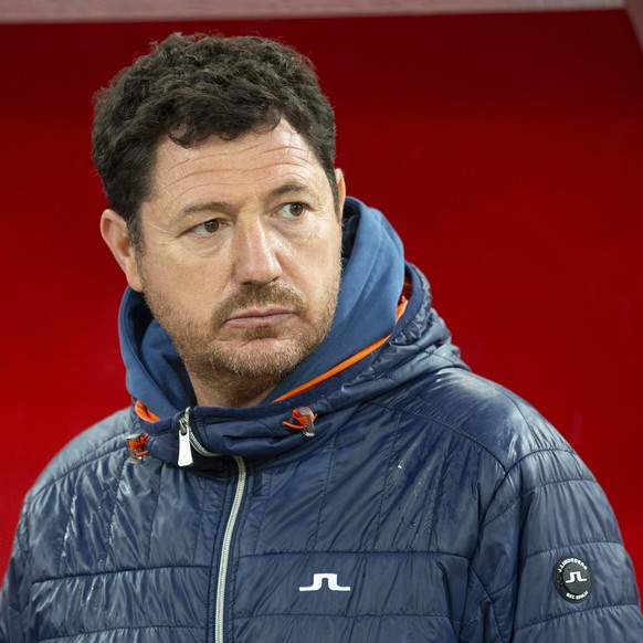 Andrea Binotto, coach of Neuchatel Xamax FCS, looks the game, during the Challenge League soccer match of Swiss Championship between FC Stade-Lausanne-Ouchy and Neuchatel Xamax FCS, at the Stade Olymp ...