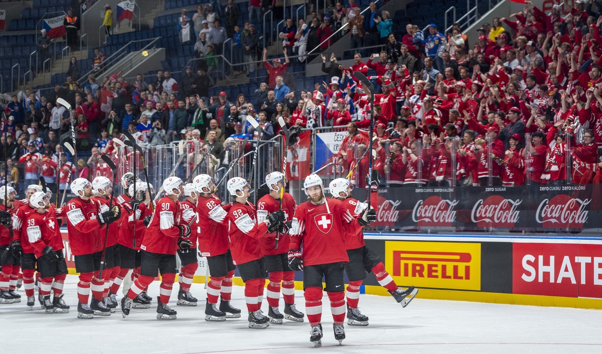 Switzerland's team and fans celebrater after winning 9:0 after the game between Switzerland and Italy, at the IIHF 2019 World Ice Hockey Championships, at the Ondrej Nepela Arena in Bratislava, S ...