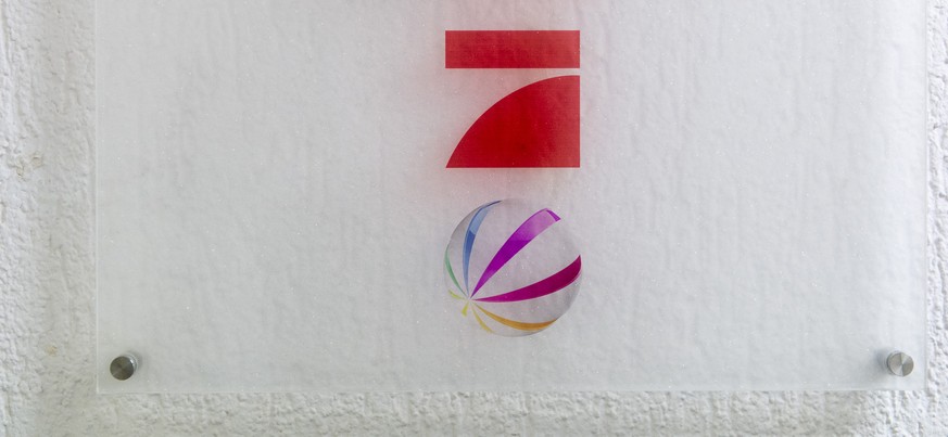 Das Logo der SevenOne Media AG, ProSieben und Sat1 fotografiert an der Faehnlibrunnenstrasse 5, in Kuesnacht/ZH, am Dienstag, 18. August 2015. Die deutsche Mediengruppe ProSiebenSat.1 lanciert einen T ...