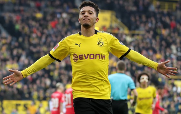 epa08185066 Dortmund's Jadon Sancho celebrates after scoring during the German Bundesliga soccer match between Borussia Dortmund and 1. FC Union Berlin in Dortmund, Germany, 01 February 2020. EPA ...