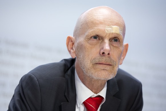 Daniel Koch, Leiter Abteilung uebertragbare Krankheiten BAG, waehrend einer Medienkonferenz zur Situation des Coronavirus, am Montag, 30. Maerz 2020 in Bern. (KEYSTONE/Peter Klaunzer)