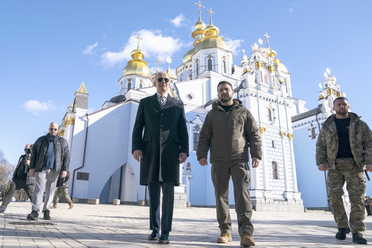 President Joe Biden walks with Ukrainian President Volodymyr Zelenskyy at St. Michael's Golden-Domed Cathedral on a surprise visit, Monday, Feb. 20, 2023, in Kyiv. (AP Photo/ Evan Vucci)
Joe Bide ...
