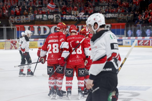Torjubel Rapperswil nach dem 3:1 waehrend der Meisterschaftspartie der National League zwischen den SC Rapperswil Jona Lakers und dem HC Lausanne, am Dienstag, den 30. Januar 2024, im Lido in Rappersw ...