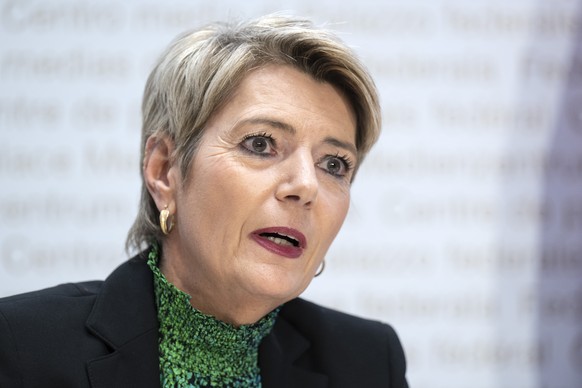 Bundesraetin Karin Keller Sutter spricht an einer Medienkonferenz ueber die Departementsverteilung im Bundesrat, am Donnerstag, 8. Dezember 2022, in Bern. Bundesraetin Karin Keller Sutter uebernimmt d ...