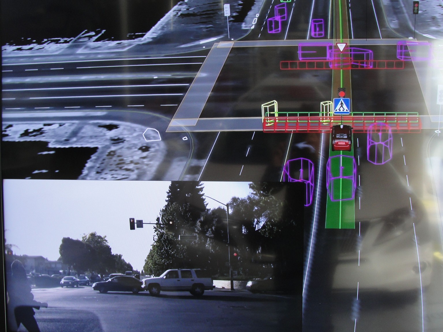 Mit dem selbstfahrenden Auto von Google könnte der Verkehrs-Überwachungsstaat überflüssig werden: Blick aus dem Cockpit.