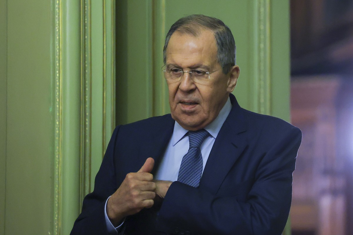 epa10377151 Russian Foreign Minister Sergei Lavrov attends a press conference with Azerbaijan' Foreign Minister Jeyhun Bayramov during their meeting in Moscow, Russia, 23 December 2022. EPA/EVGEN ...