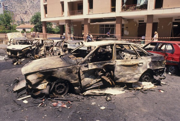 Bildnummer: 53942722 Datum: 20.07.1992 Copyright: imago/Granata Images
Anschlag auf Richter Paolo Borsellino PUBLICATIONxINxGERxSUIxAUTxONLY Gesellschaft Autobombe Bombe Bombenanschlag Mord Attentat k ...