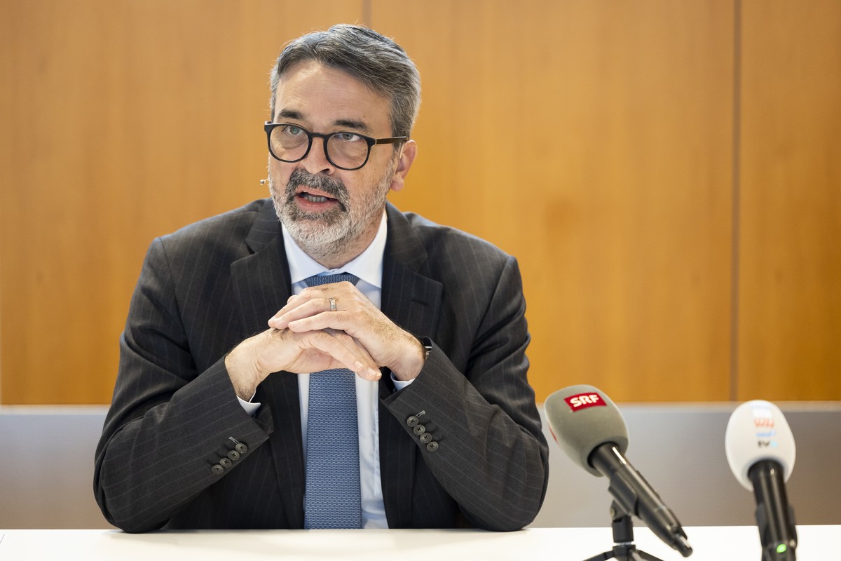 Urban Angehrn, Direktor FINMA, spricht waehrend einer Medienkonferenz, am Mittwoch, 5. April 2023 in Bern. (KEYSTONE/Peter Klaunzer)