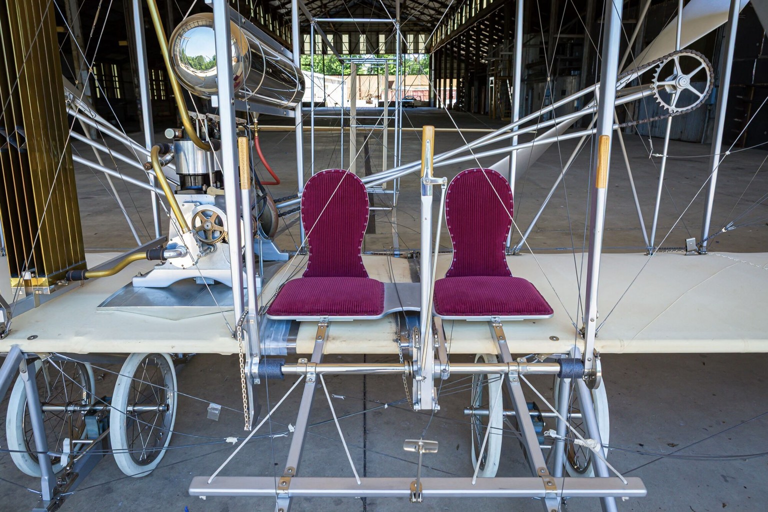 Wright Flyer Model B 1911 zu verkaufen. Wer will? 

https://aerista.com/showroom/n110we/