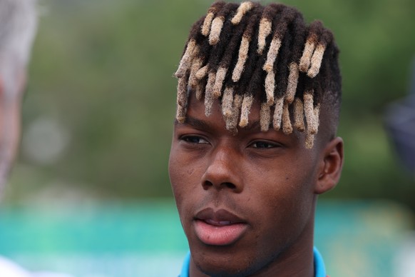 <p>Nico Williams hat die Haare schön.</p>