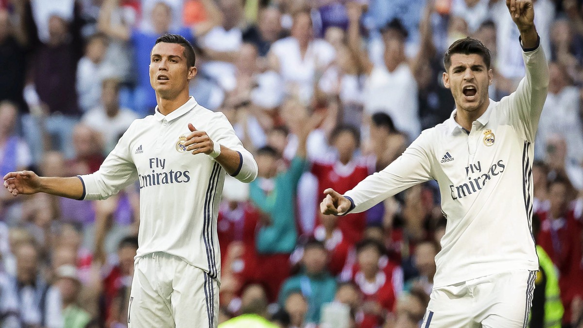 epa05566918 Real Madrid's Portuguese striker Cristiano Ronaldo (L) and Spanish striker Alvaro Morata (R) react during the Spanish Primera Division soccer match between Real Madrid and SD Eibar at ...