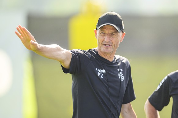 Peter Zeidler, Cheftrainer, beim Trainingsauftakt des Grasshopper Club Zuerich (GCZ) , fotografiert am Samstag, 20. Juni 2026 in Niederhasli. (KEYSTONE/Christian Beutler)