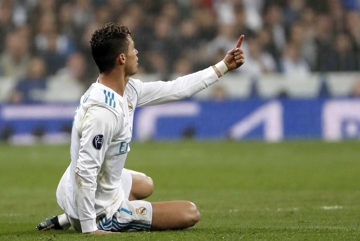 epa06705413 Real Madrid's Cristiano Ronaldo reacts during the UEFA Champions League semi finals second leg match between Real Madrid and Bayern Munich at Santiago Bernabeu stadium in Madrid, Spai ...