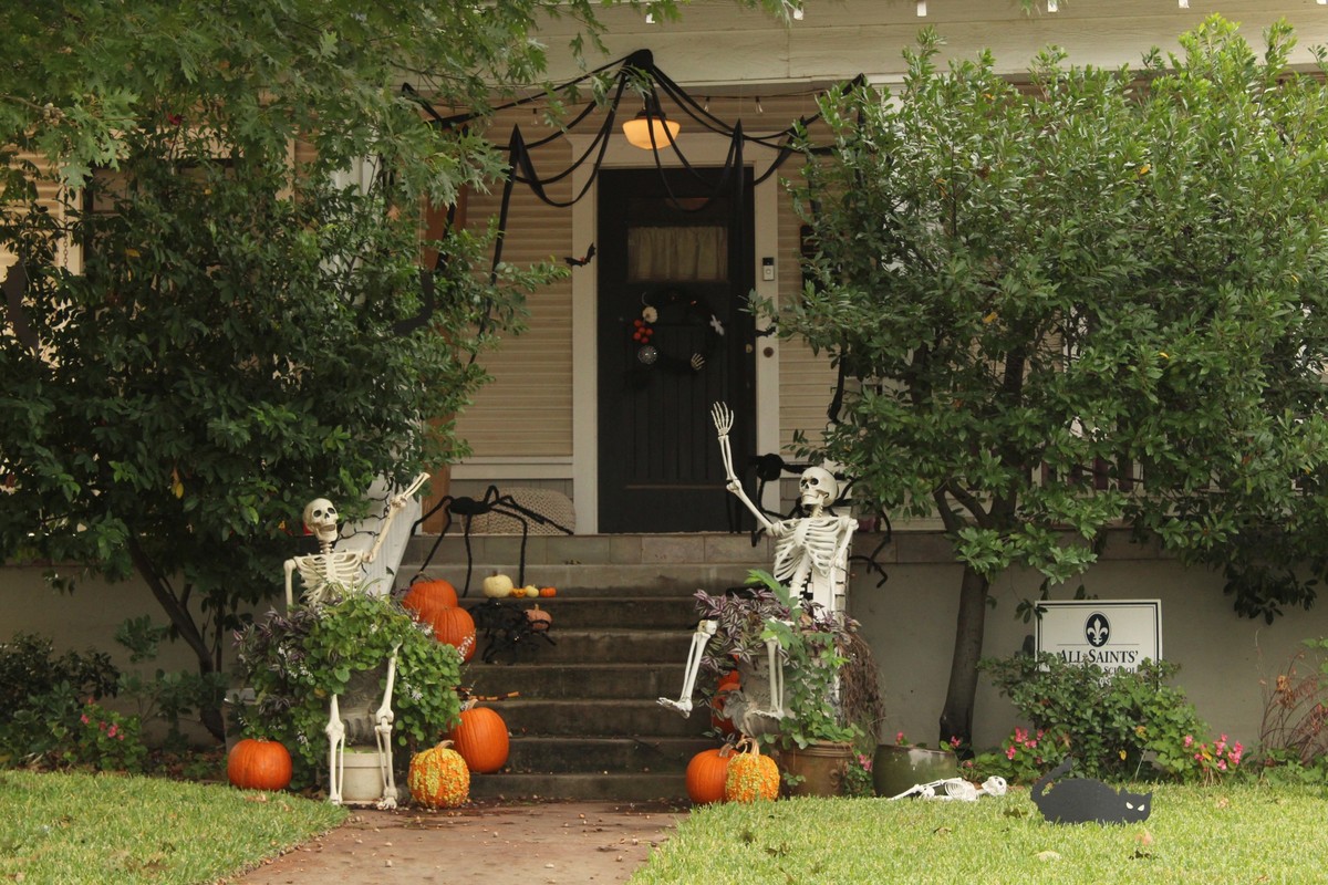 De l’Etat de Washington au Texas, découvrez 31 photos de maisons américaines décorées pour Halloween, entre squelettes géants et monstres gonflables.