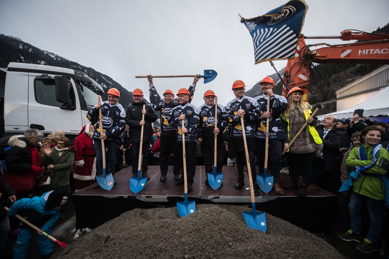 Carlo Croci, Valascia Immobiliare SA, Filippo Lombardi, Praesident HC Ambri Piotta, Denis Vaucher, Direktor Swiss Ice Hockey, Bundesrat Ueli Maurer, Architekt Mario Botta, Valerio Jelmini, Buergermeis ...