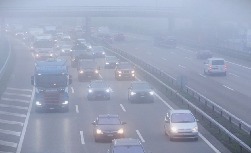 Autofahrer, Pendler und Anwohner in Kirchberg und auf der A1 Kirchberg bis Bern Wankdorf sagen, was sie vom geplanten Autobahnausbau halten, über den die Schweiz am 24. November 2024 abstimmen wird.
