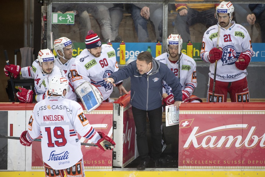 Rapperswils Head Coach Jeff Tomlinson, Mitte, waehrend dem Meisterschaftsspiel der National League, zwischen den SCL Tigers und dem SC Rapperswil-Jona Lakers, am Dienstag 22. Januar 2019 im Ilfisstadi ...