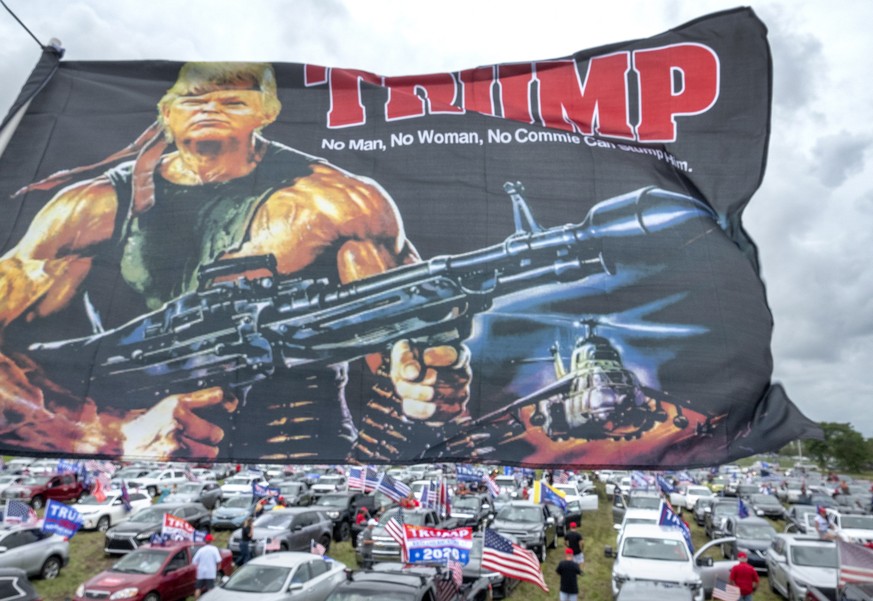 epa08667301 Thousands of Trump supporters attend a caravan named &#039;The Mother of All Caravans&#039; in Miami, Florida, USA, 13 September 2020. The &#039;Mother of All Caravans&#039; takes place si ...