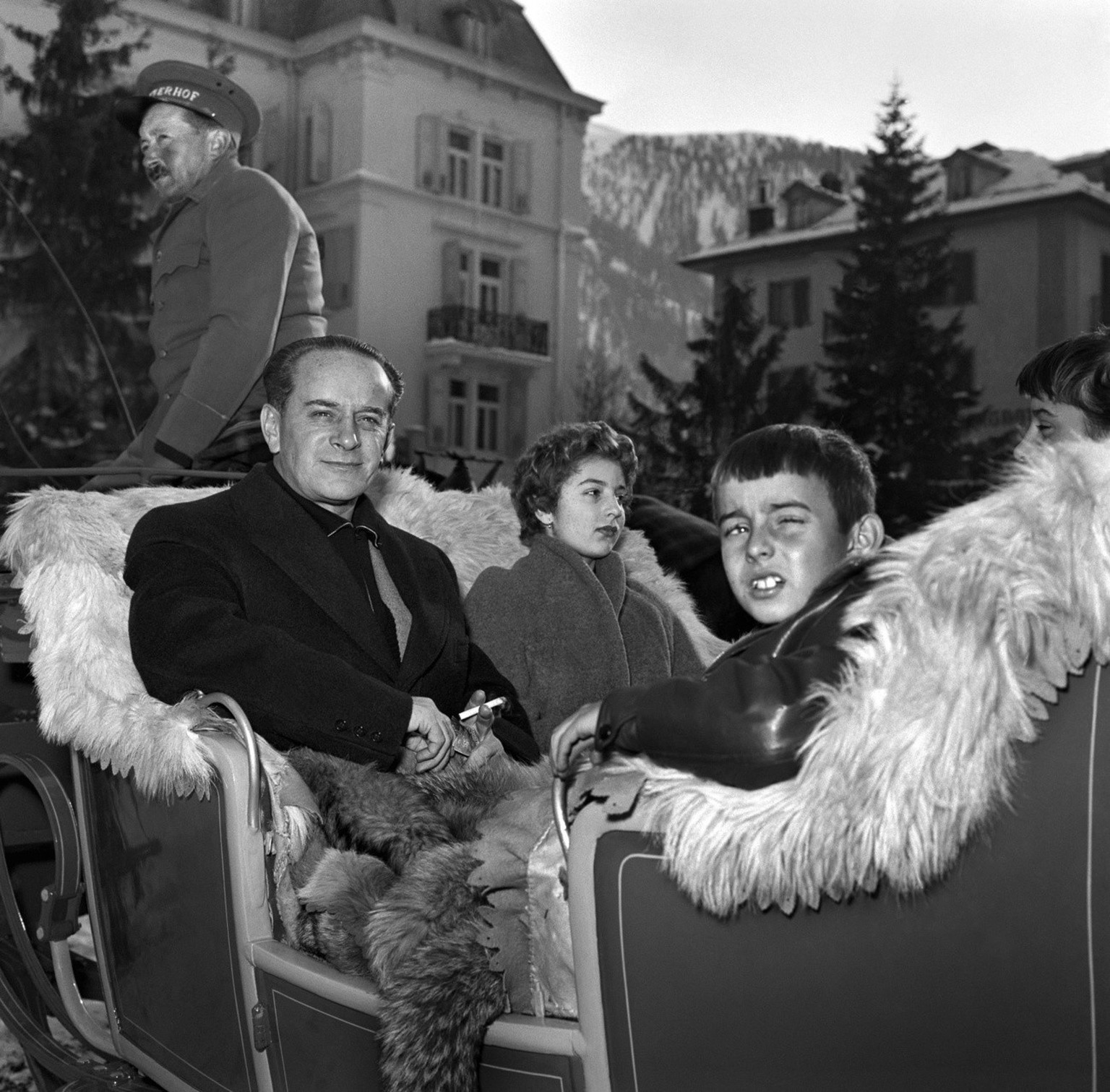 Jacobo Arbenz and his family in a carriage in Zermatt, 1955.