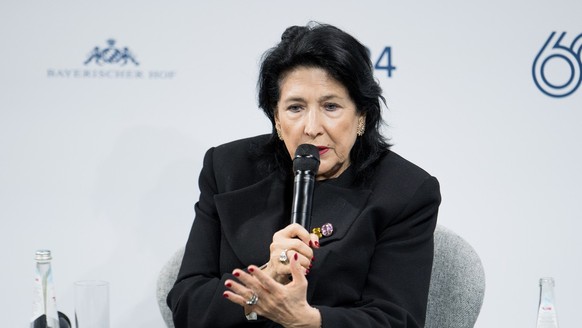 ARCHIV - 18.02.2024, Bayern, München: Salome Surabischwili, Präsidentin von Georgien aufgenommen am letzten Tag der 60. Münchner Sicherheitskonferenz (MSC) im Hotel Bayerischer Hof. (zu dpa: «Georgisc ...