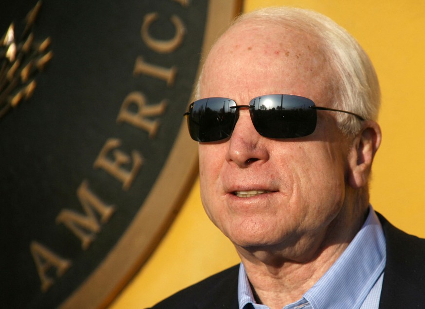 epa06973003 (FILE) - US Republican Senator John McCain talks with audience during a ceremony to mark Veterans Day at the US embassy in Kabul, Afghanistan, 11 November 2010. According to news reports,  ...