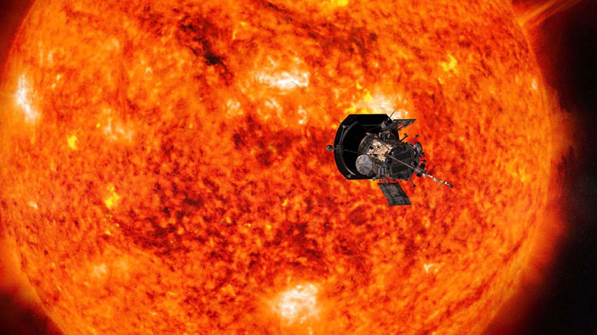 epa06942513 An undated handout photo made available by NASA on 11 August 2018 shows an artists' impression of the Parker Solar Probe (PSP) approaching the Sun. The PSP launch has been cancelled f ...