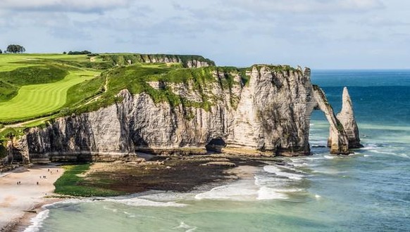 Etretat normandie frankreich seebad meer