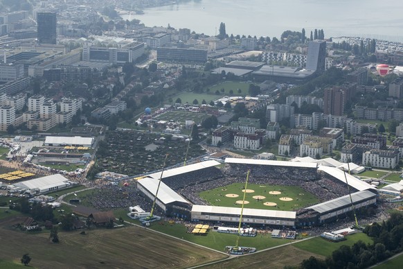 Luftaufnahme der Schwingarena Zug am Eidgenoessischen Schwing- und Aelplerfest (ESAF) in Zug, am Samstag, 24. August 2019. (KEYSTONE/Alexandra Wey)