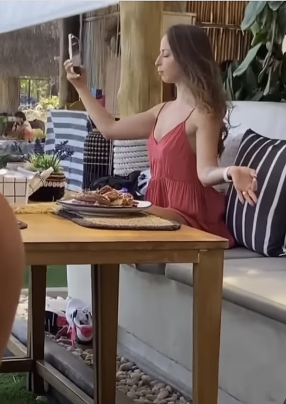 Influencers in the wild