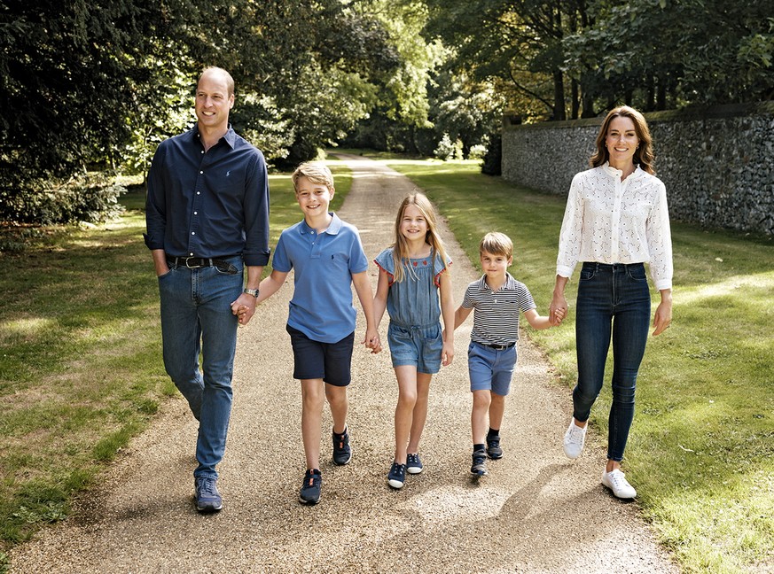 epa10365099 An undated handout photo made available by the Prince and Princess of Wales shows (L-R) William, Prince of Wales, Prince George, Princess Charlotte, Prince Louis and Catherine, the Princes ...