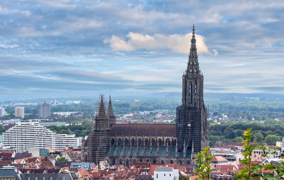 Blick auf das Ulmer Münster, Ulm, Baden-Württemberg, Deutschland Blick auf das Ulmer Münster, Ulm, Baden-Württemberg, Deutschland *** View of Ulm Minster, Ulm, Baden Württemberg, Germany View of Ulm M ...